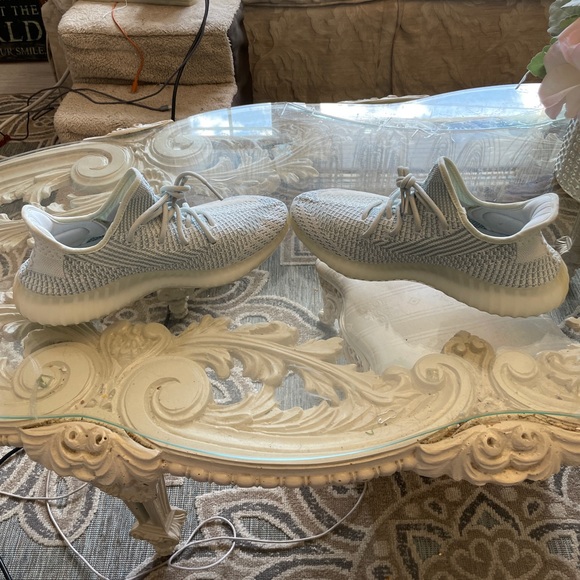 Yeezy cloud white size 10 - Picture 4 of 6